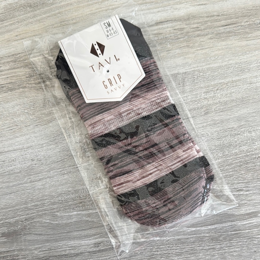 Tavi ankle length grip socks for pilates, yoga, barre